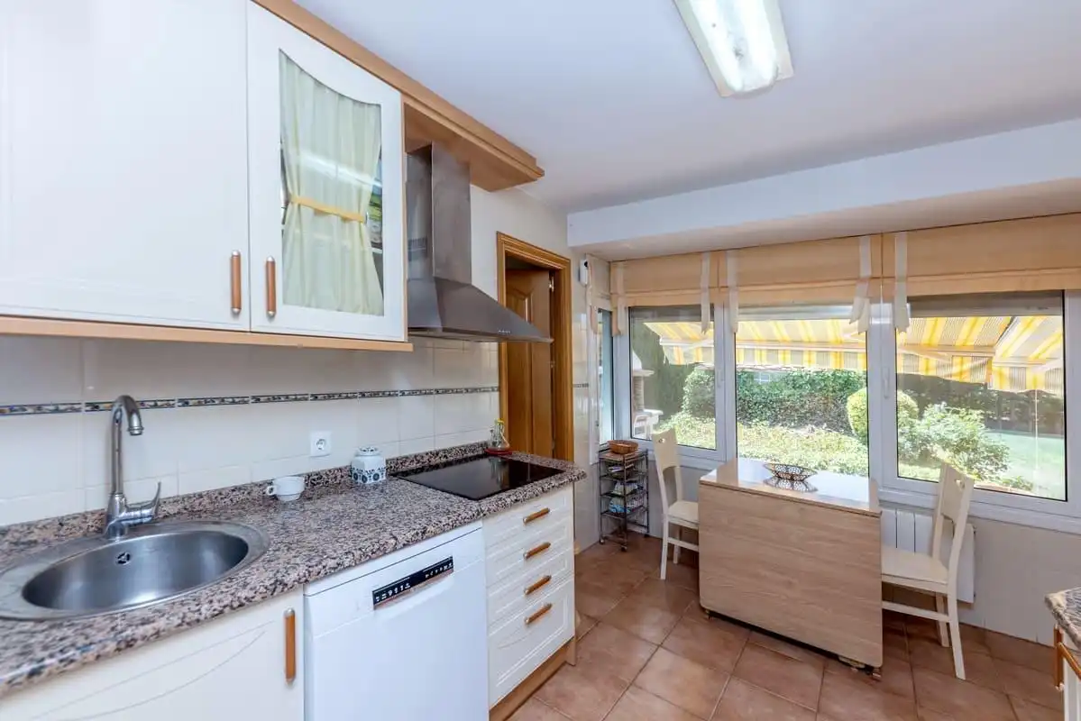 Cuina de Casa o xalet en venda en Calatayud amb Aire condicionat i Calefacció