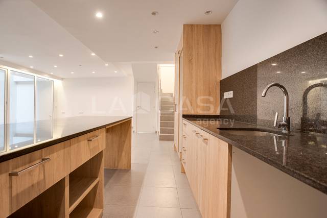 Local comercial en Venta en Calle VALENCIA en Sagrada Família