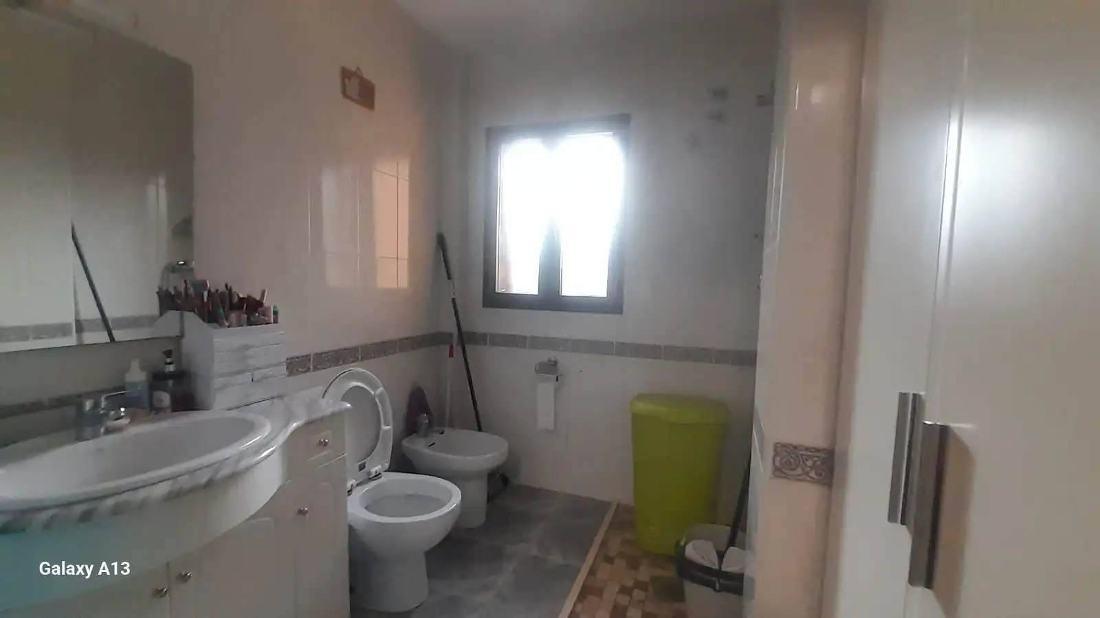 Bathroom of Houses for sale in La Pobla de Vallbona  with Air Conditioner, Heating and Oven