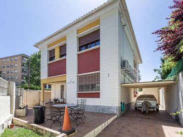 Chalet con jardín en venta en Genil