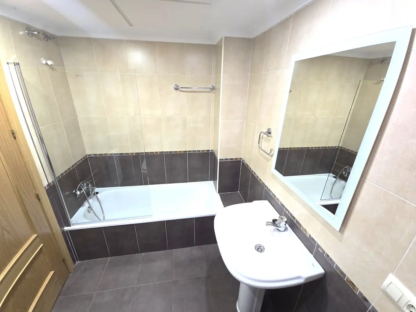 Flat for rent in GARCIA PLATA DE OSMA, Centro