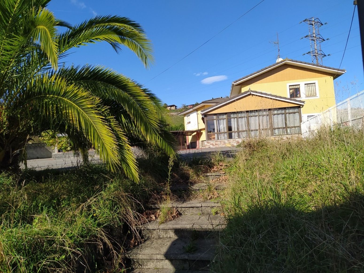 Vista exterior de Casa o xalet en venda en Avilés amb Aire condicionat, Calefacció i Parquet
