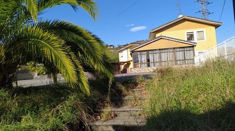 VENTA. Casa o Chalet de 600 mts, independiente en finca de casi 2700 mts, cerrada. Situada a 2 Km del centro de Avilés, se puede h