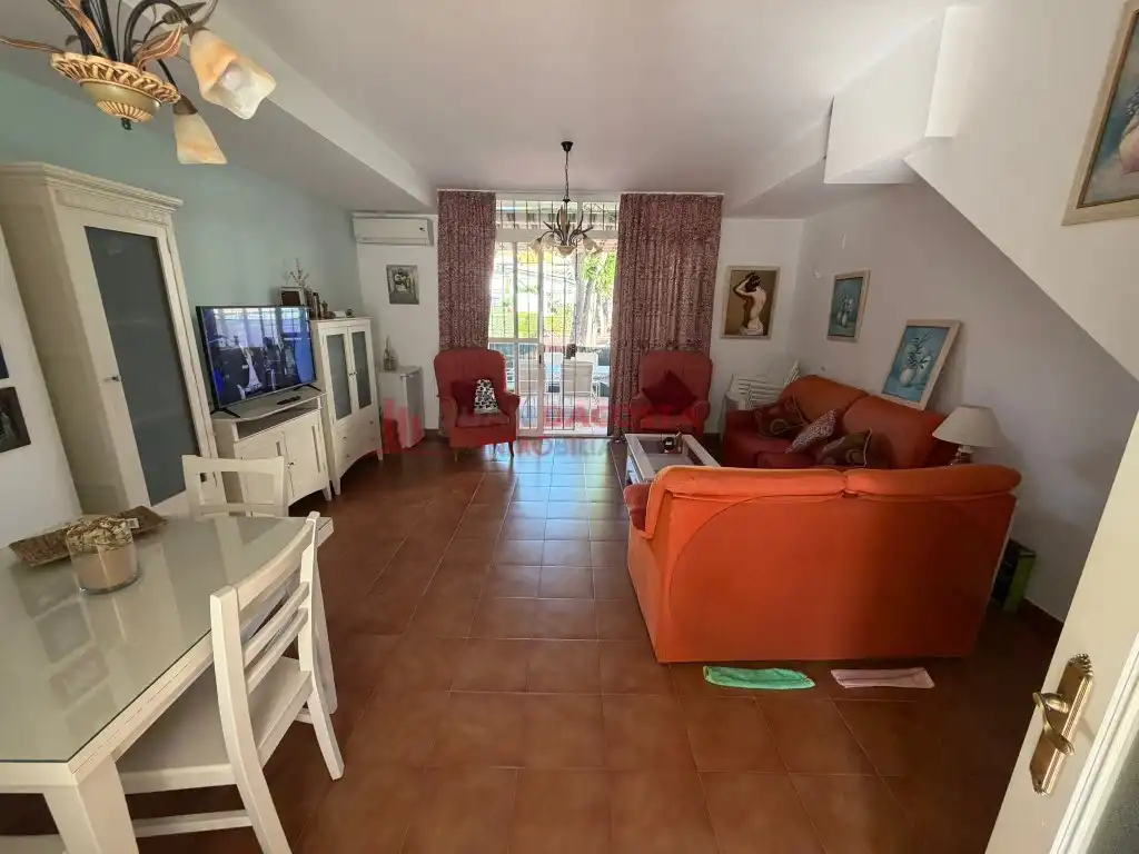 Sala d'estar de Casa adosada de lloguer en La Antilla