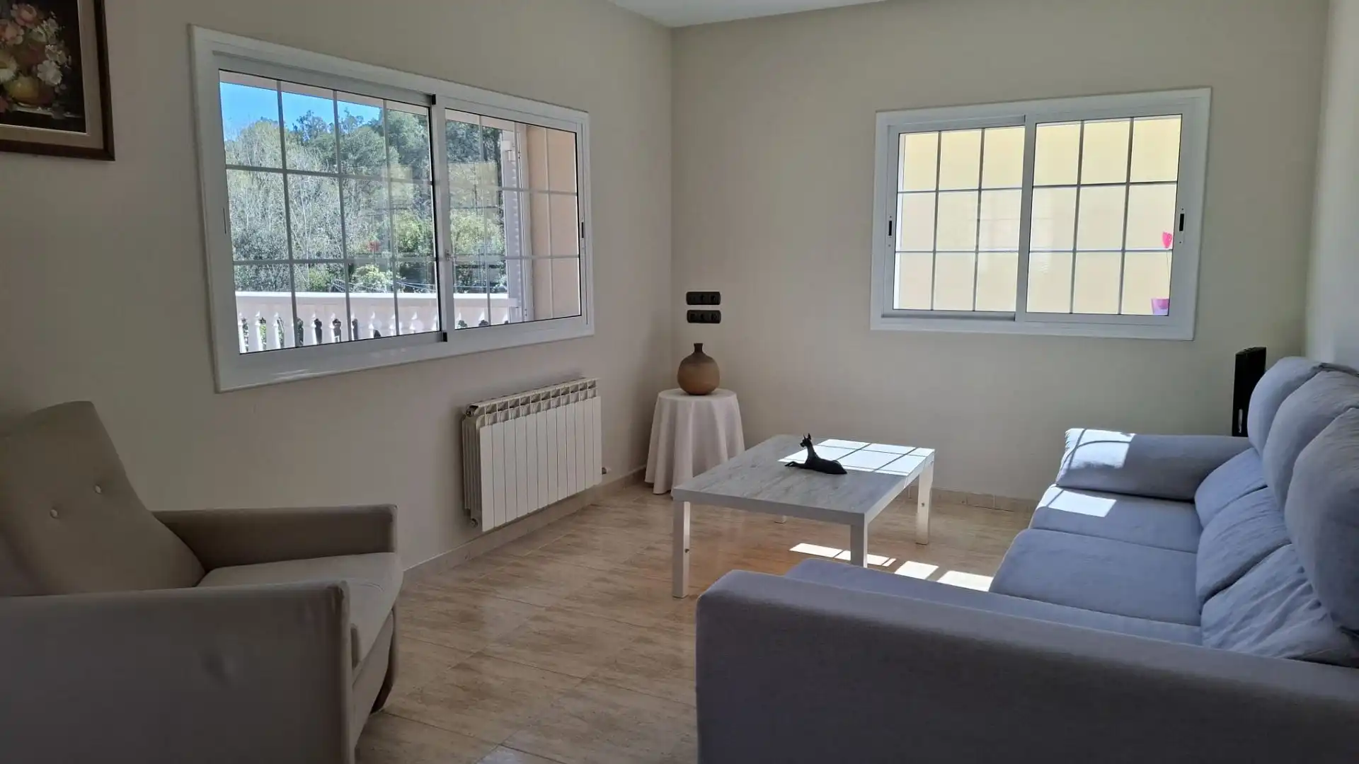 Sala d'estar de Casa o xalet en venda en Cervelló amb Calefacció, Terrassa i Piscina