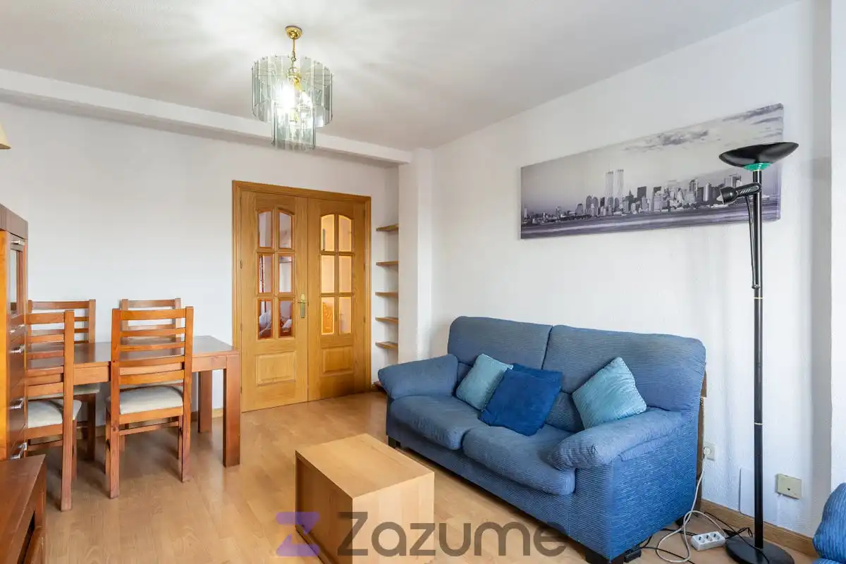 Flat for rent in Av. del Dr. García Tapia, Marroquina