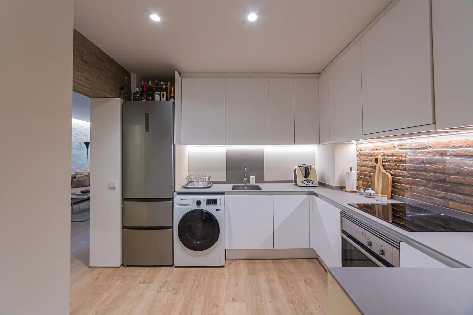 Küche von Wohnung zum Verkauf in Barcelona mit Klimaanlage, Heizung und Parkett