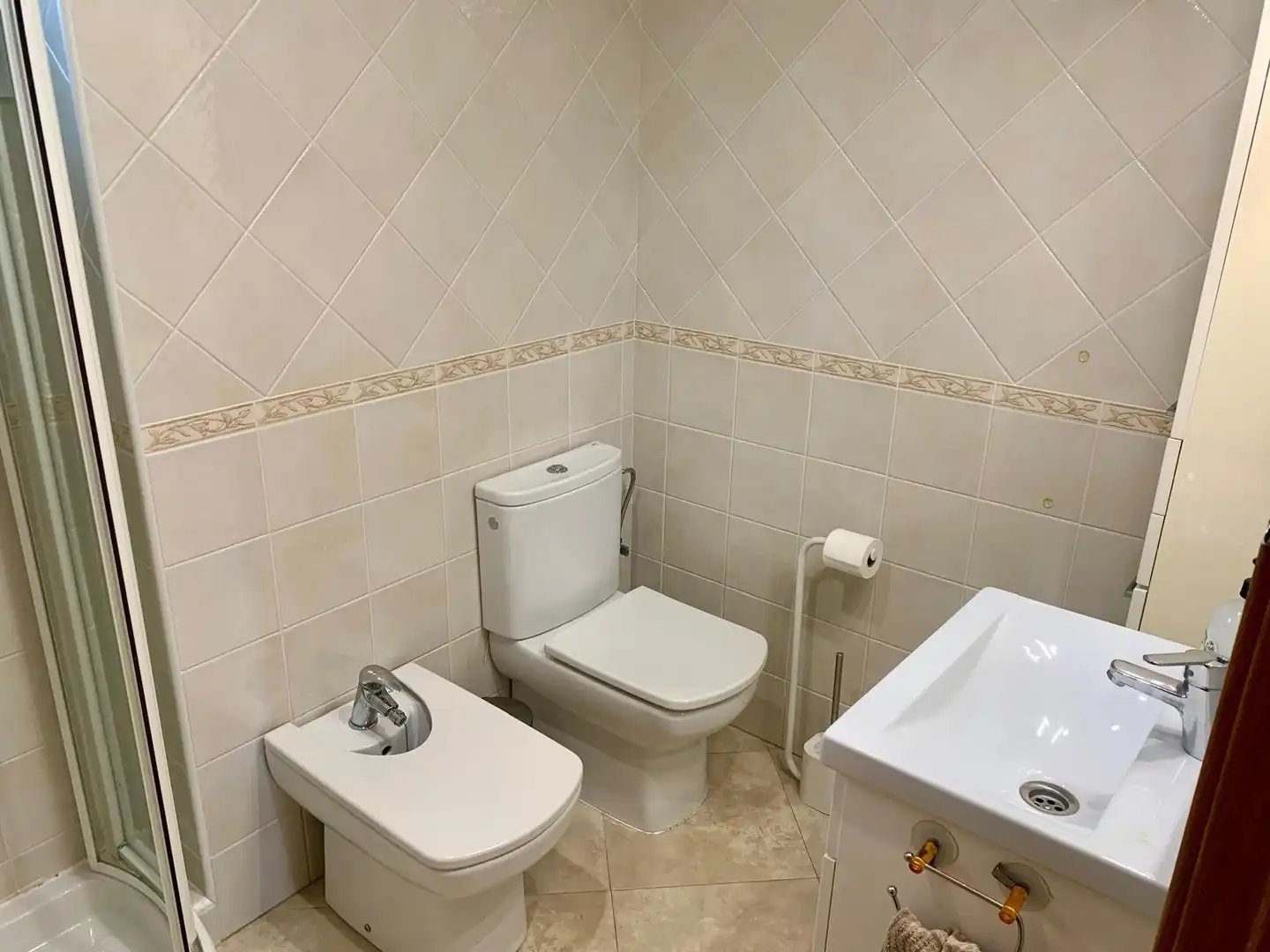 Baño de Apartamento de alquiler en Alicante / Alacant con Terraza, Amueblado y Piscina comunitaria