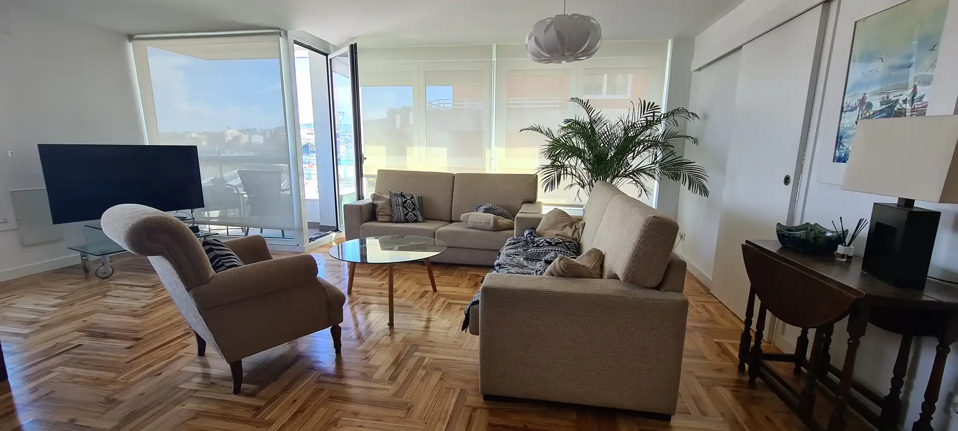 Sala de estar de Piso de alquiler en Vigo  con Calefacción, Parquet y Amueblado