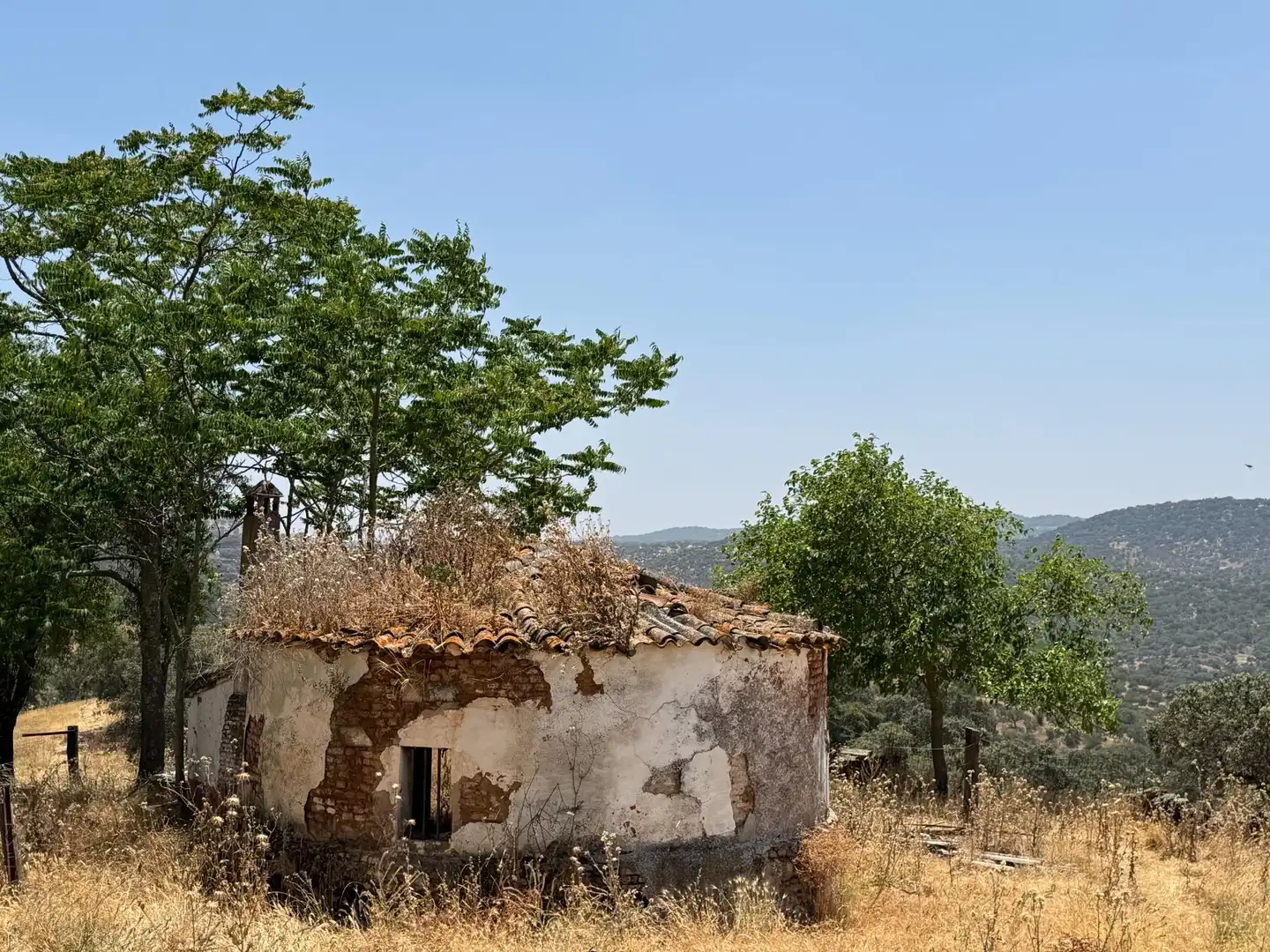Außenansicht von Country house zum Verkauf in Cazalla de la Sierra mit Terrasse, Abstellraum und Schwimmbad