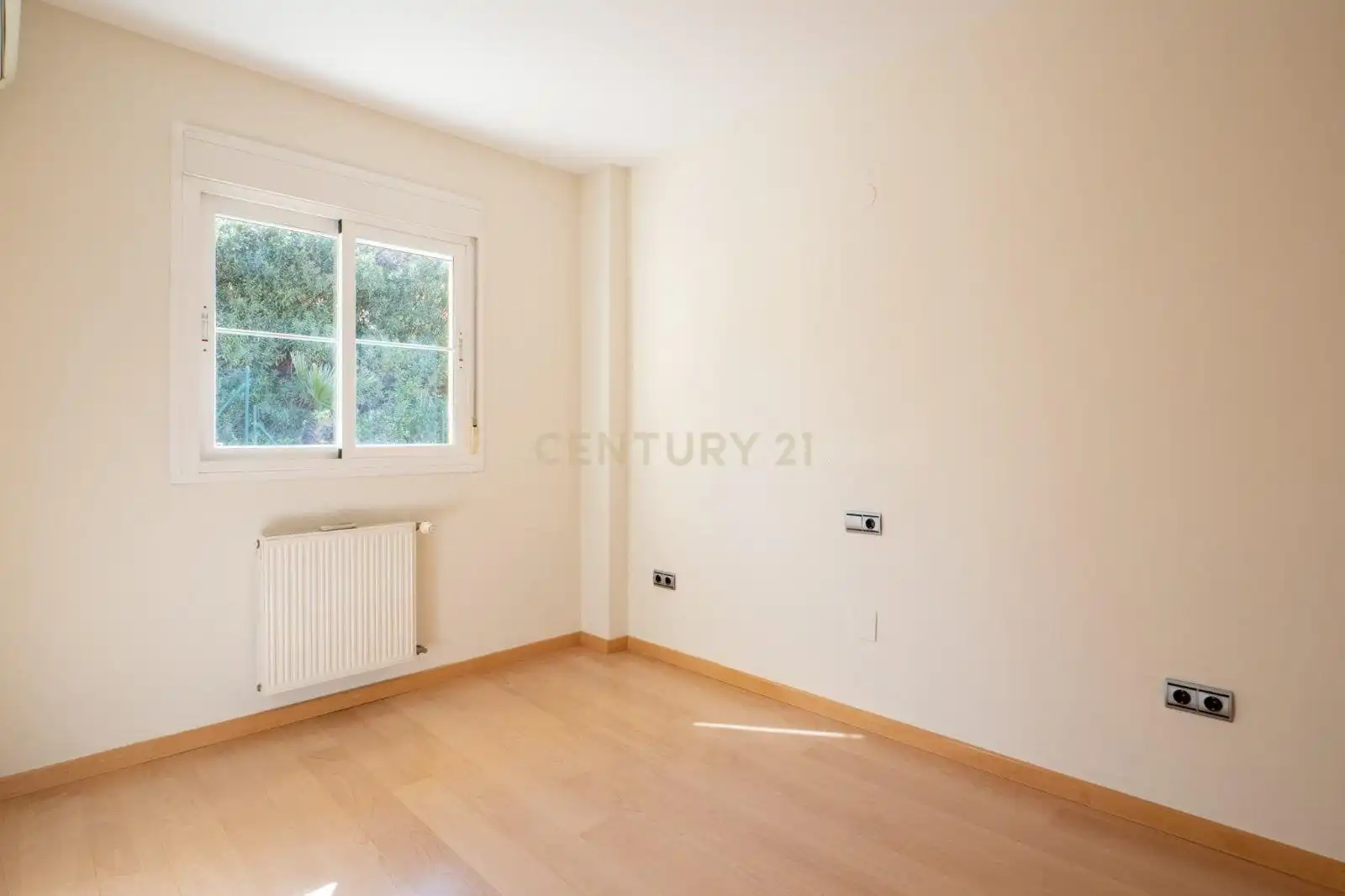 Bedroom of Houses for sale in Fuengirola  with Air Conditioner, Private garden and Storage room