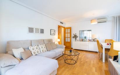 Living room of Flat for sale in  Madrid Capital  with Terrace