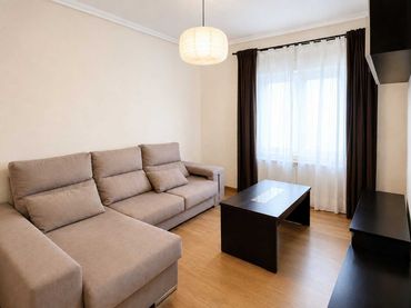 Flat to rent in Calle Julio Velarde