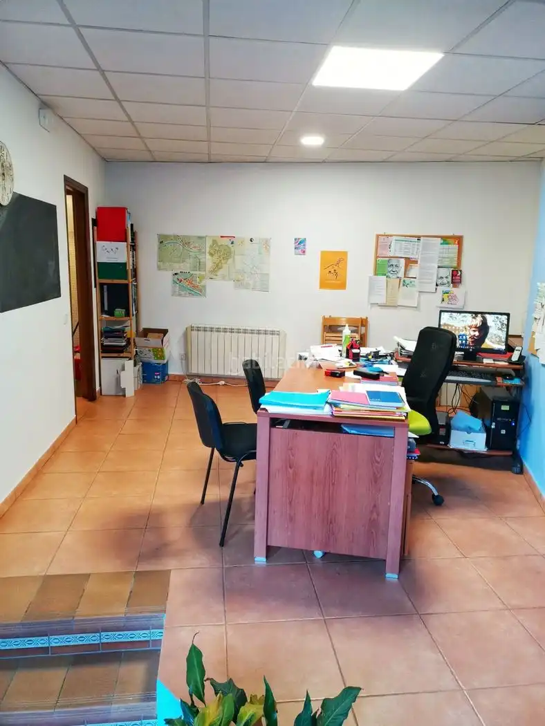 Local comercial en venda a Carrer del Dr. Carles Pol i Aleu 26BI, imagen 2