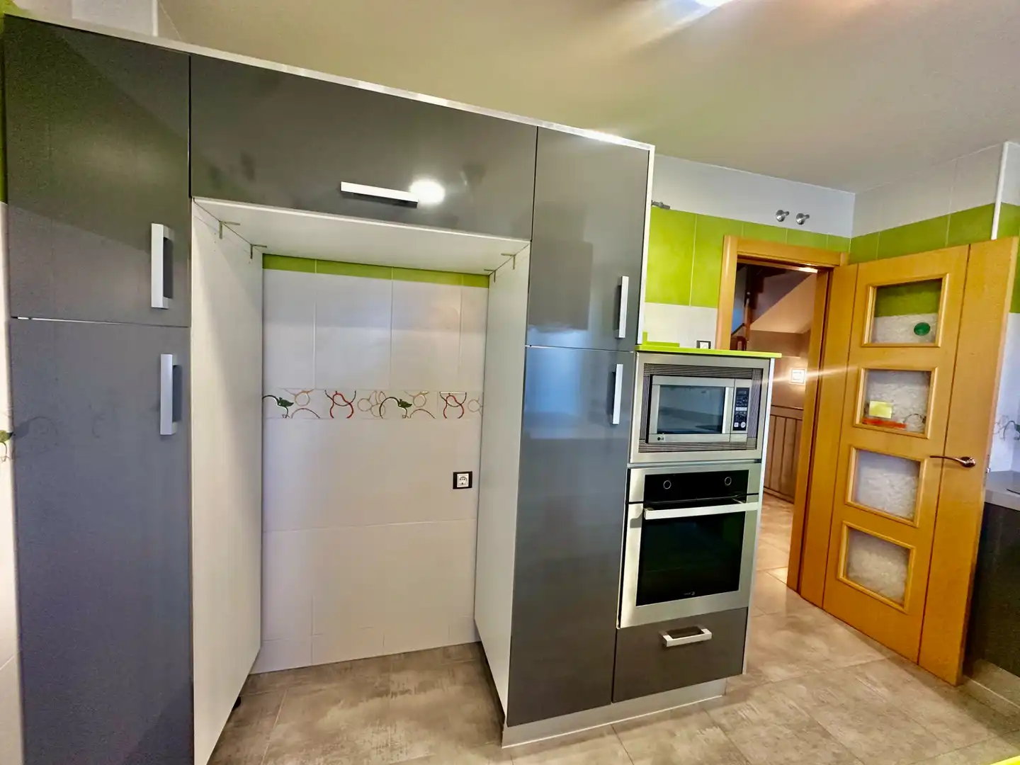 Cuina de Casa o xalet en venda en Onzonilla amb Calefacció, Parquet i Terrassa