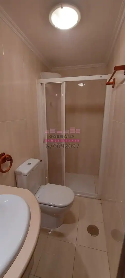 Study for rent in Avenida da Hispanidade, 48, O Castro