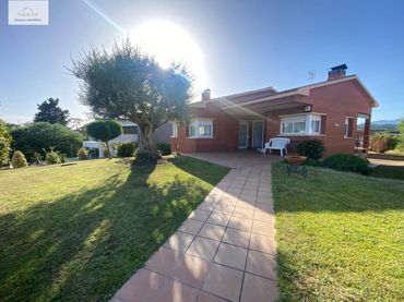 Casa con jardín en venta en La Roca del Vallès