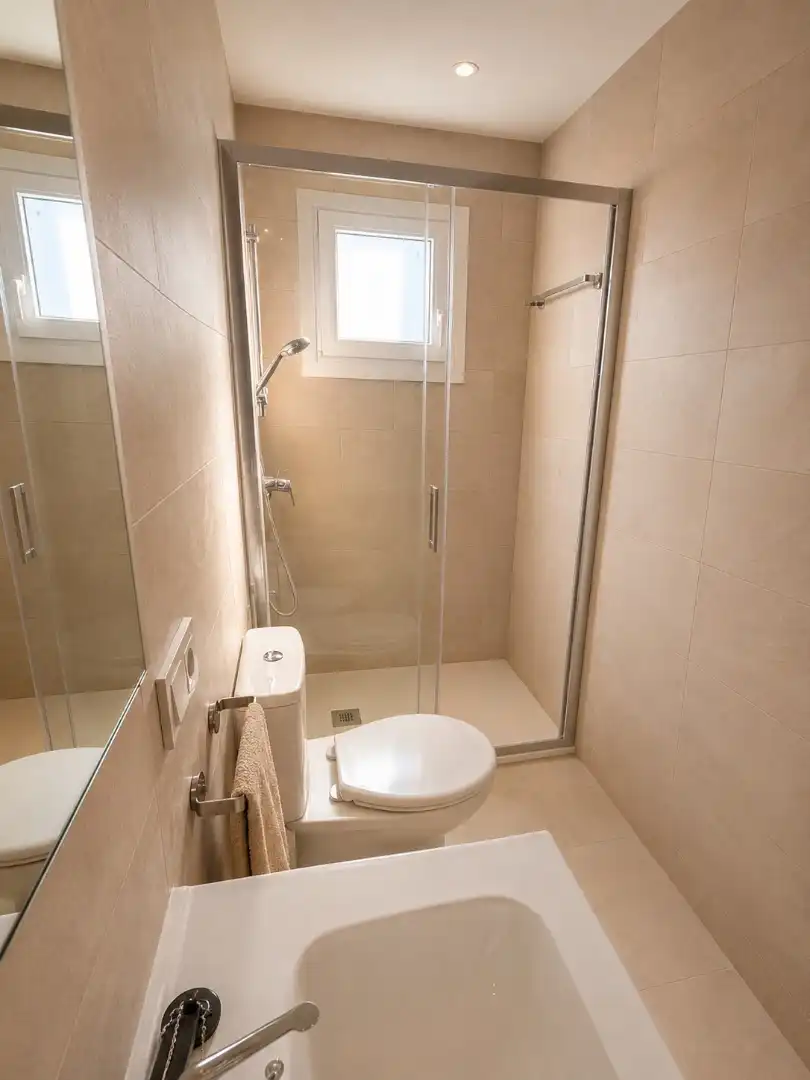 Baño de Casa adosada en venta en Coria del Río con Aire acondicionado, Jardín privado y Terraza