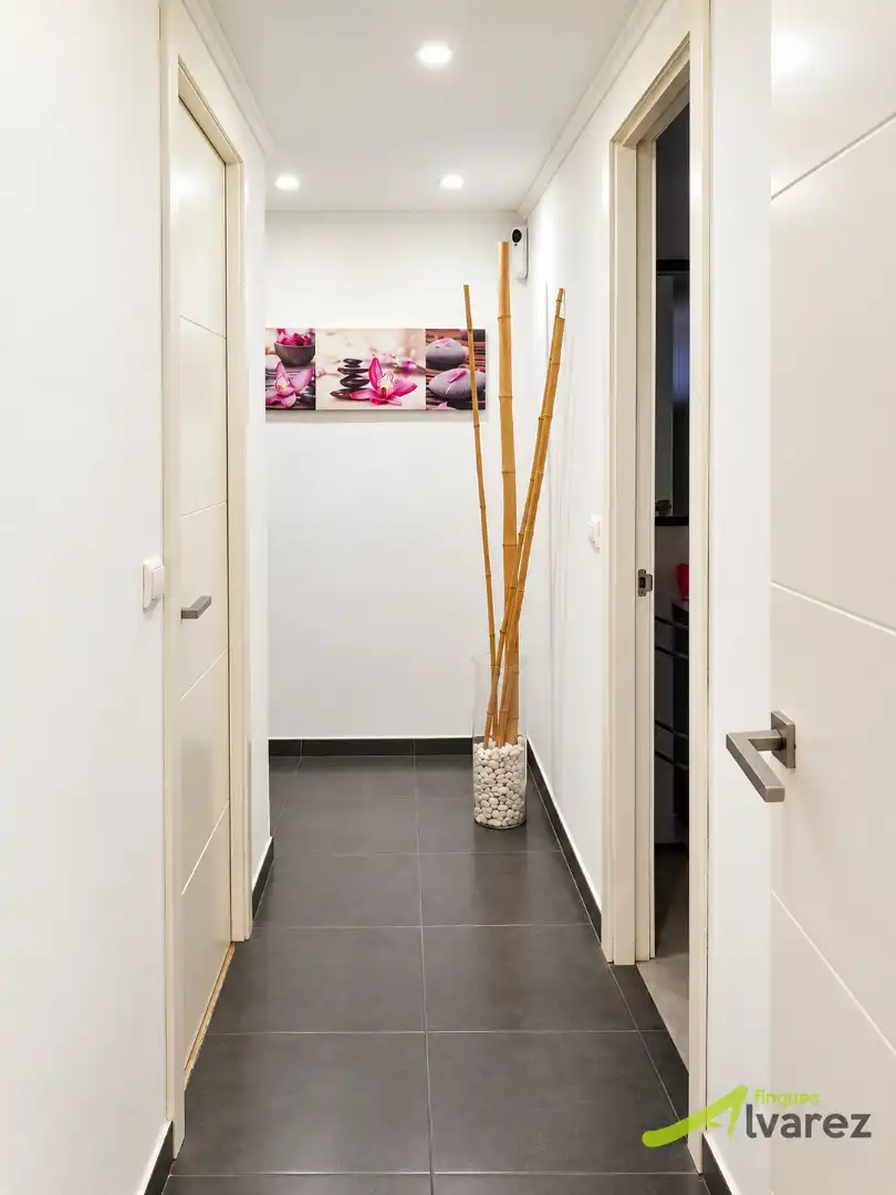 Piso con terraza en venta en Avinguda del Cantábric, imagen 9