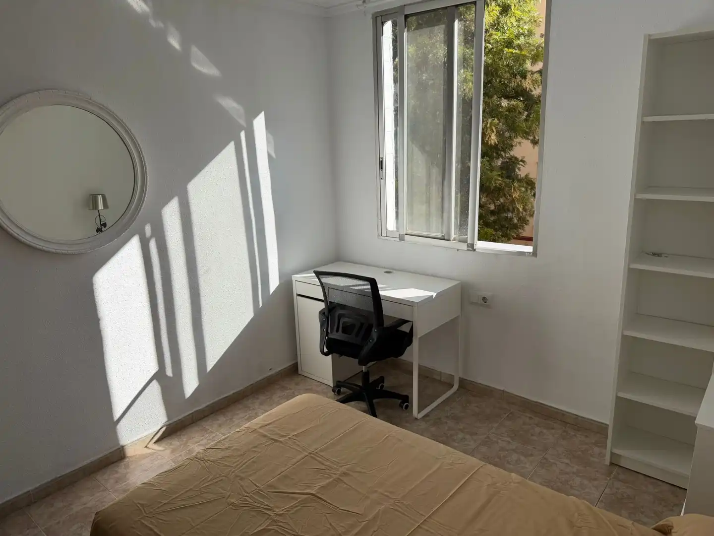 Bedroom of Flat for rent in Valencia  with Furnished, Washing machine and Balcony