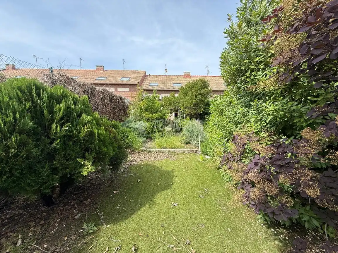 Jardín de Casa adosada en venta en Seseña con Aire acondicionado