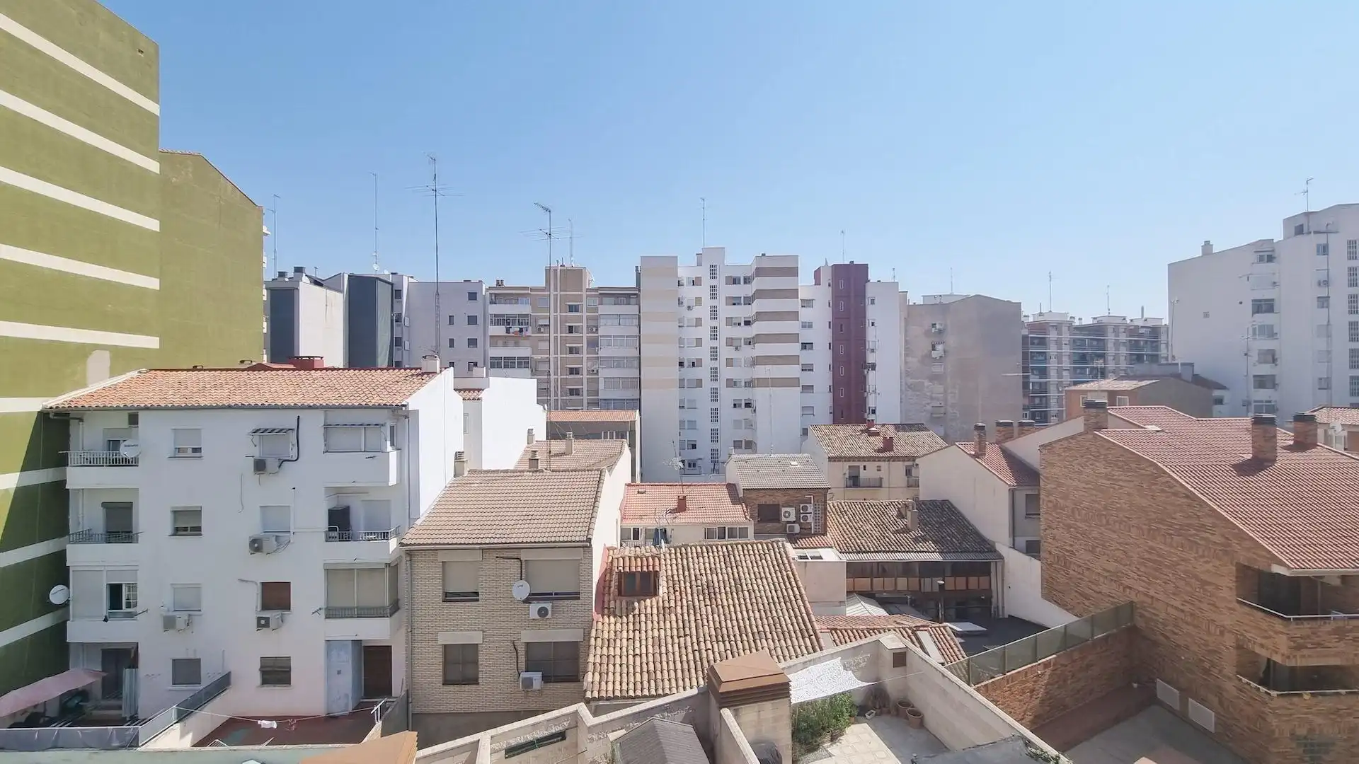 Außenansicht von Dachboden zum Verkauf in Zaragoza mit Heizung, Parkett und Terrasse