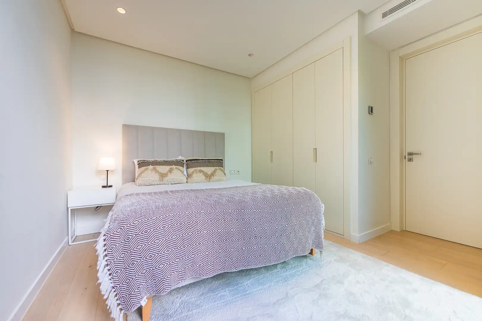 Habitación de Planta baja en venta en Ojén con Aire acondicionado, Terraza y Piscina