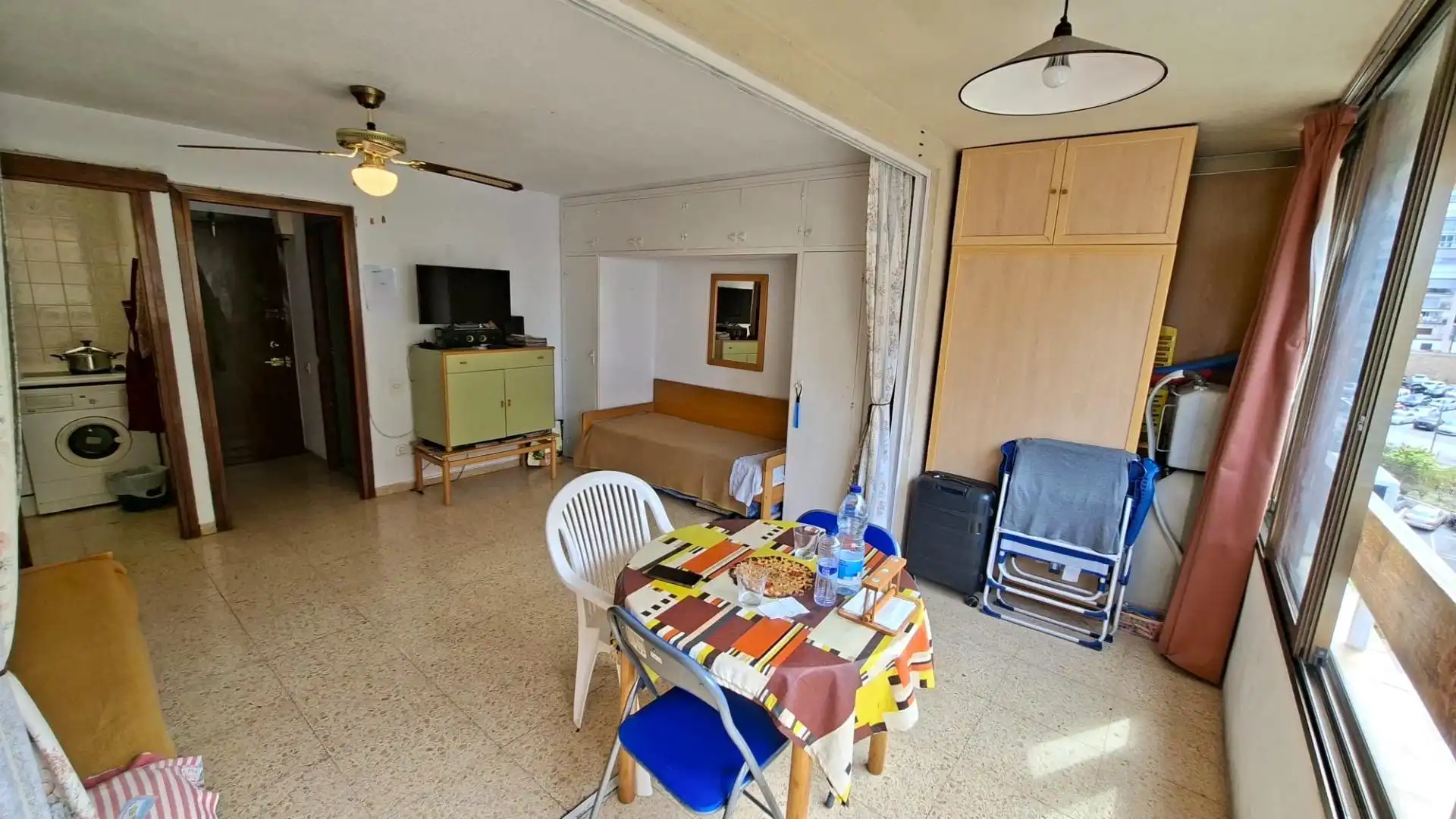 Sala de estar de Apartamento en venta en Benidorm con Jardín privado, Amueblado y Piscina comunitaria