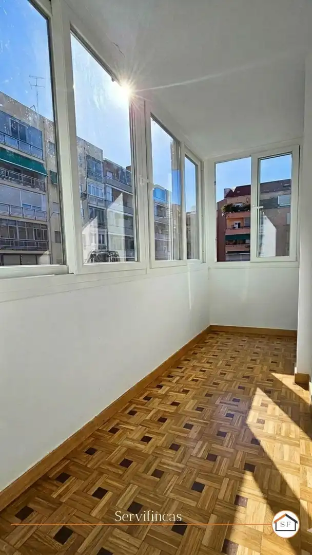 Dormitori de Pis en venda en Madrid amb Parquet