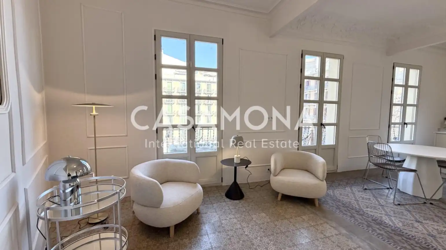 Appartement compact avec terrasse à vendre à Eixample