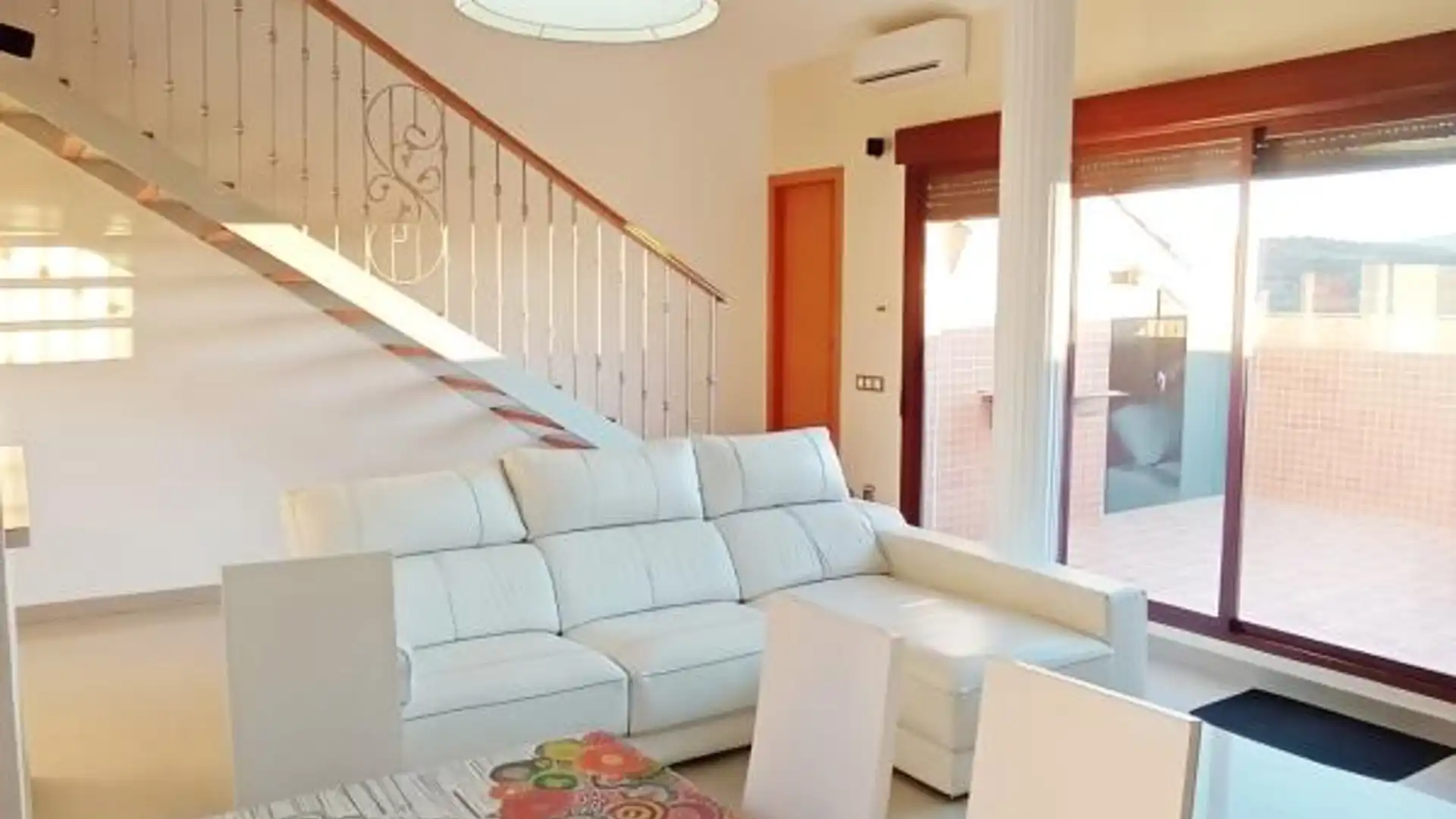 Wohnzimmer von Maisonette zum Verkauf in Requena mit Heizung und Möbliert