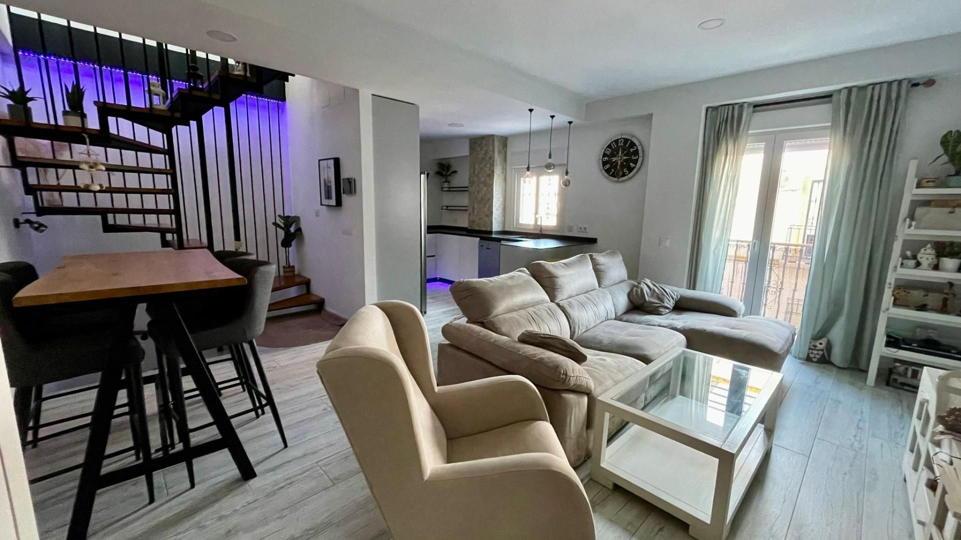 Living room of Duplex for sale in  Sevilla Capital  with Air Conditioner, Terrace and Balcony
