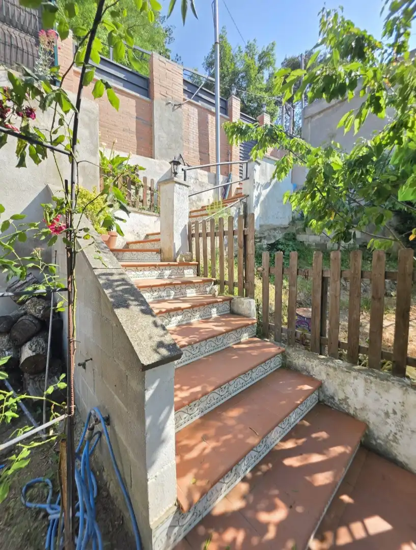 Außenansicht von Haus oder Chalet zum Verkauf in Sant Fost de Campsentelles mit Heizung, Privatgarten und Abstellraum