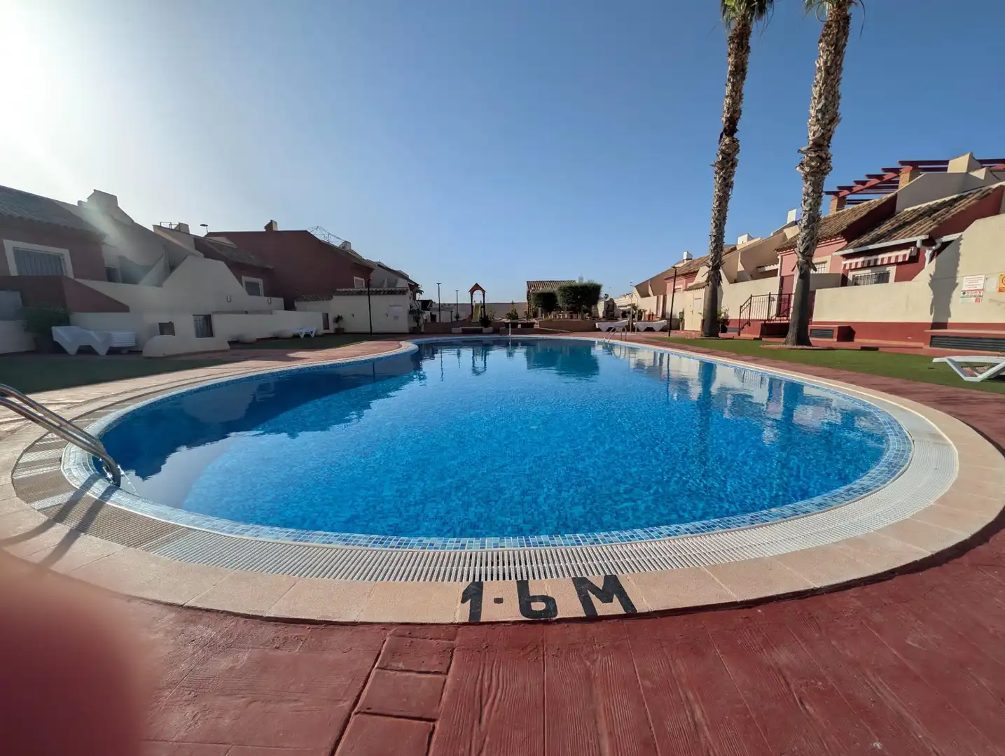 Piscina de Casa adosada en venda en Mazarrón amb Aire condicionat, Jardí privat i Piscina comunitària