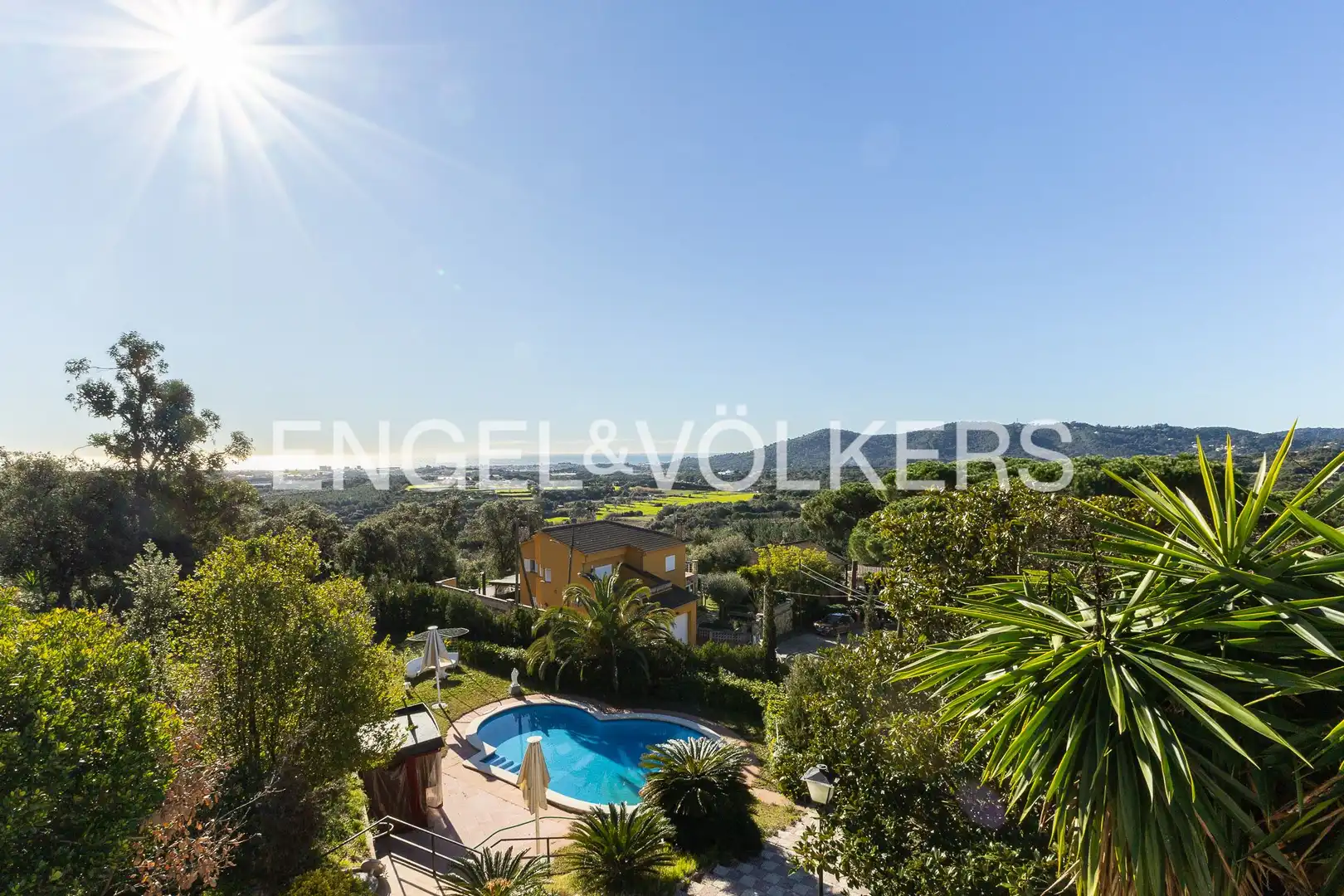 Vista exterior de Casa o xalet en venda en Palafolls amb Calefacció, Jardí privat i Terrassa