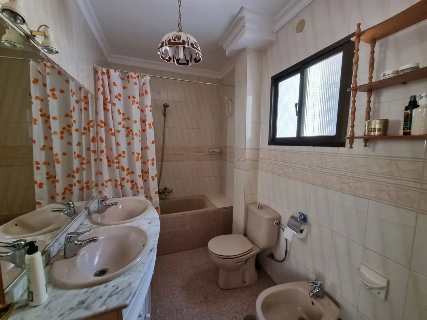 Bany de Casa o xalet en venda en Fuengirola amb Jardí privat, Terrassa i Traster