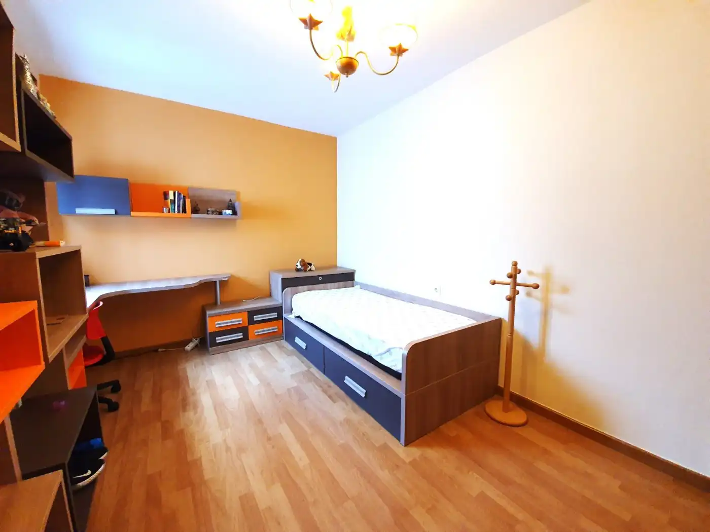 Dormitori de Àtic de lloguer en Riba-roja de Túria amb Aire condicionat, Calefacció i Parquet