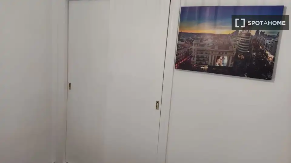 Bedroom of Flat for rent in Madrid  with Air Conditioner, Heating and Furnished