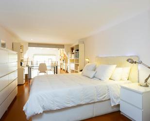 Bedroom of Apartment to rent in  Barcelona Capital  with Air Conditioner, Furnished and Oven
