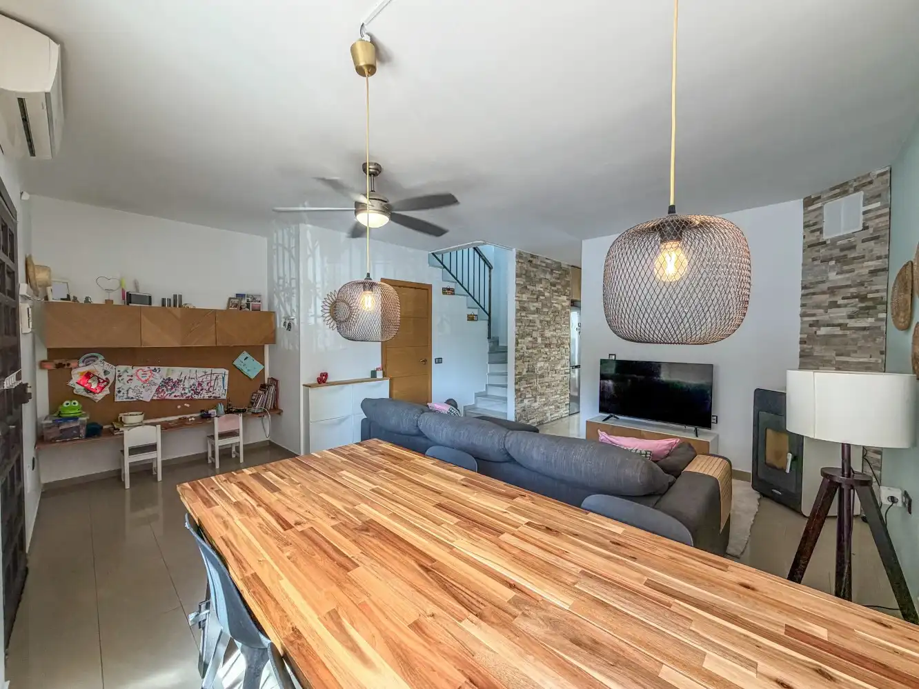 Sala de estar de Casa adosada en venta en Torrox con Aire acondicionado, Calefacción y Terraza