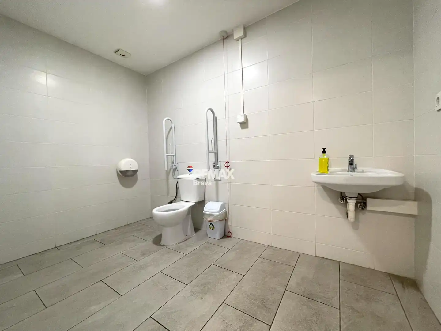 Bathroom of Commercial properties for rent in Roses  with Terrace and Furnished