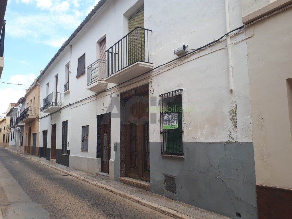 Vista exterior de Casa o xalet en venda en L'Alcúdia amb Terrassa i Balcó