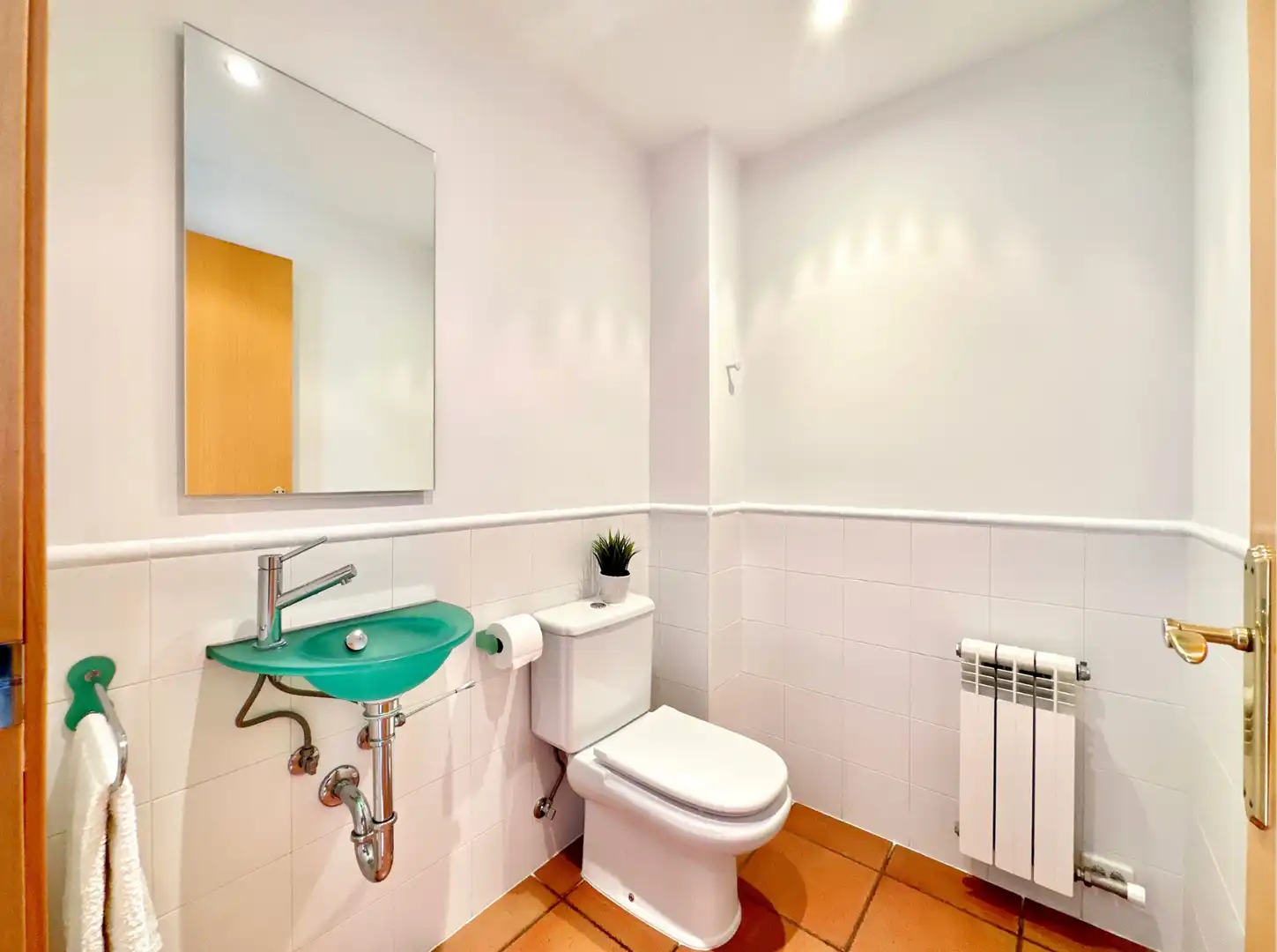 Badezimmer von Einfamilien-Reihenhaus zum Verkauf in Taradell mit Heizung, Privatgarten und Terrasse