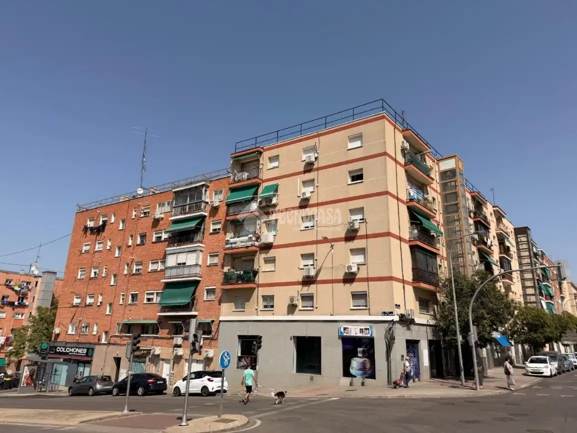 Vista exterior de Pis en venda en Madrid amb Aire condicionat, Calefacció i Moblat