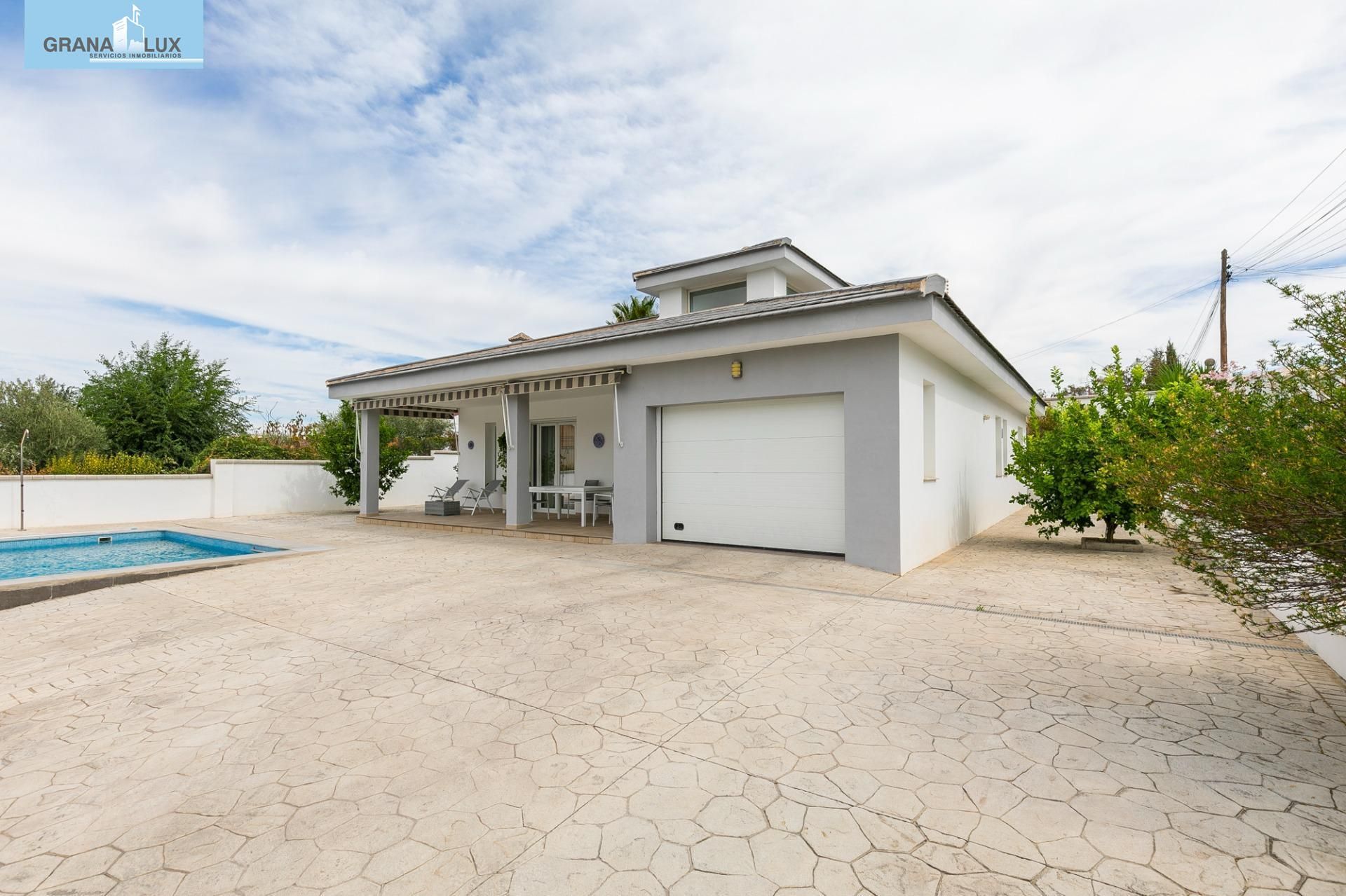 Exterior view of House or chalet for sale in Churriana de la Vega  with Air Conditioner, Private garden and Swimming Pool