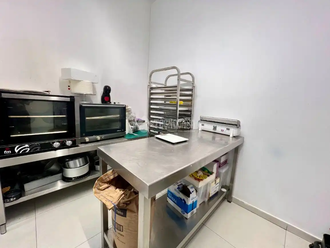 Cocina de Local en venta en Madrid con Aire acondicionado