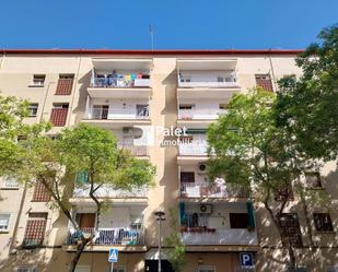 Exterior view of Flat for sale in  Barcelona Capital  with Air Conditioner