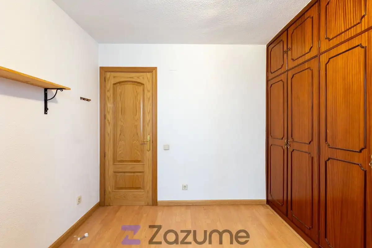 Wohnung zur Miete in Av. del Dr. García Tapia, Marroquina