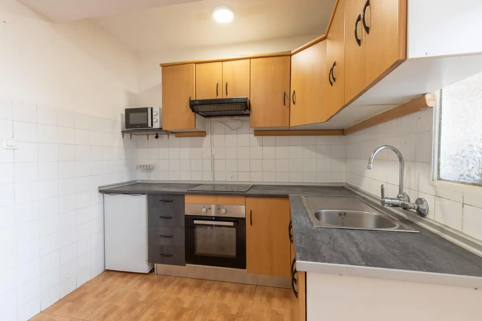 Cocina de Piso en venta en Granada con Terraza y Balcón