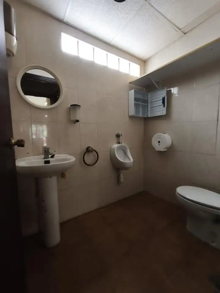 Bany de Local en venda en Alicante / Alacant amb Aire condicionat